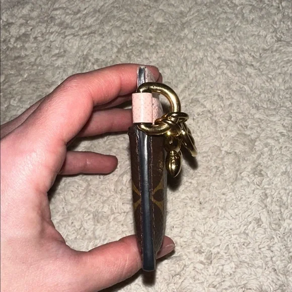 Louis Vuitton Monogram Card Holder - Picture 4 of 7